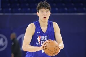 徐静雨：预计开拓者会在杨瀚森身上投入重大的培养资源图片